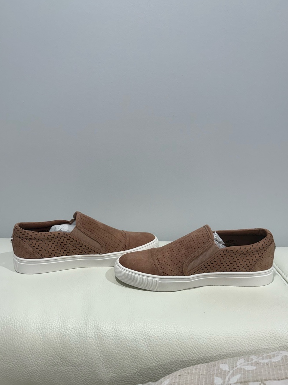 Steve Madden - Picture 3 of 5